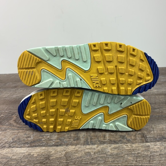 SOLD IN STORE Nike Air Max 90 Pistachio Frost (Women's) DA8726-100 Size 10 - Picture 9 of 10